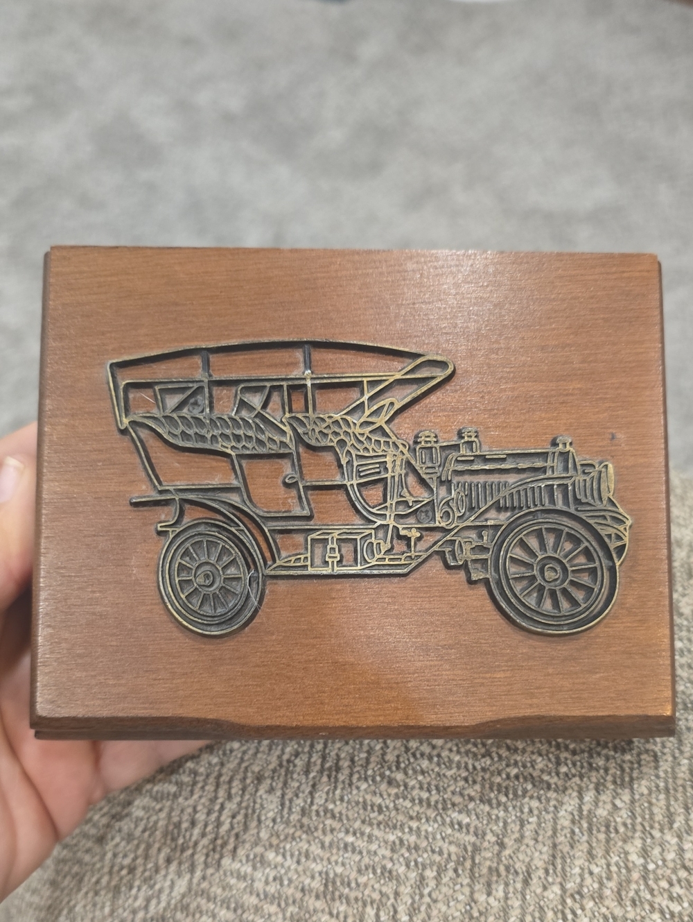 Vintage Classic Brown Wood Dbl Playing Card Box with Antique Brass Car Accent